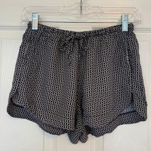 Brandy Melville Floral Printed Flowy Shorts🖤